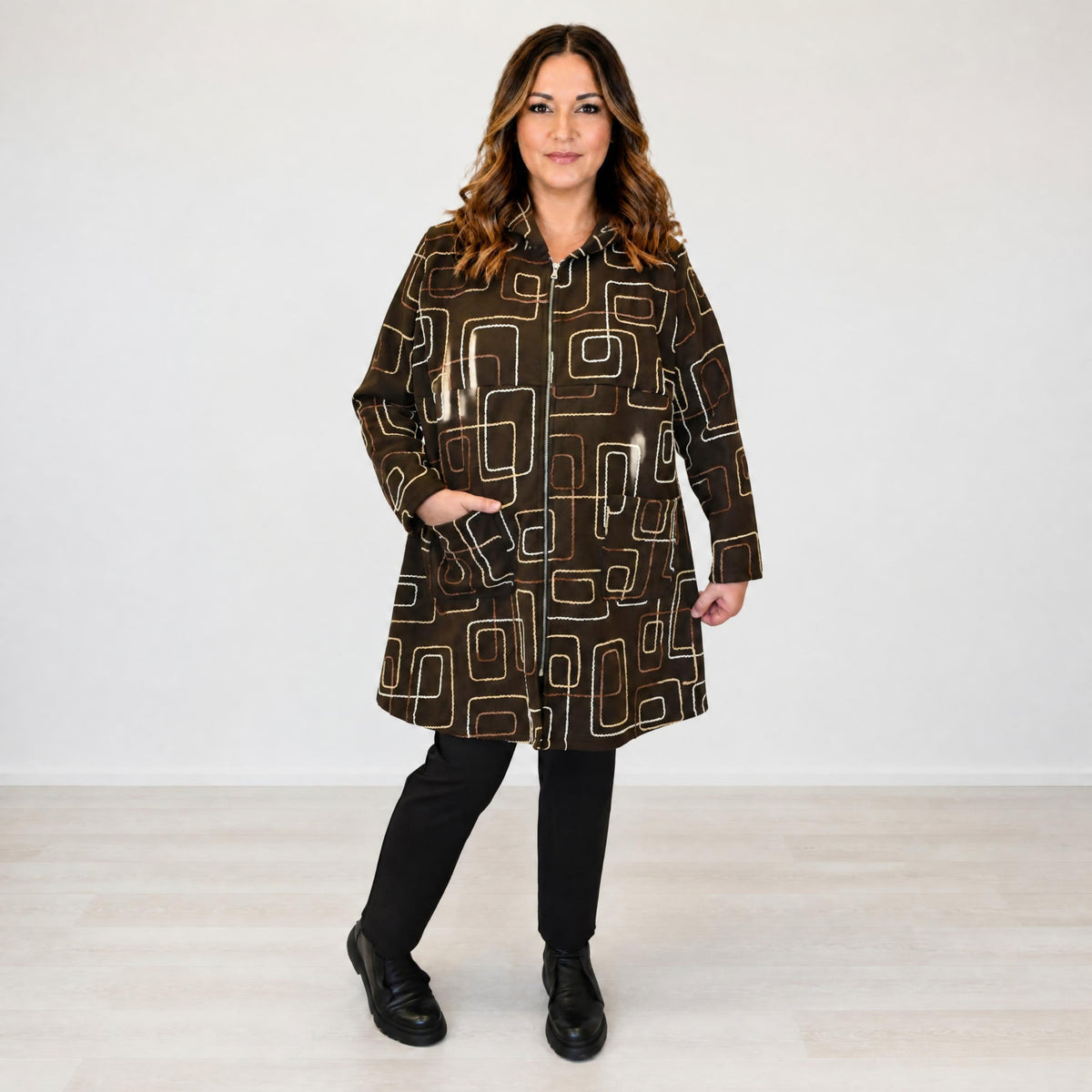 PROMO: Cappotto Ricamato Dolcemente Curvy con cappetta in regalo