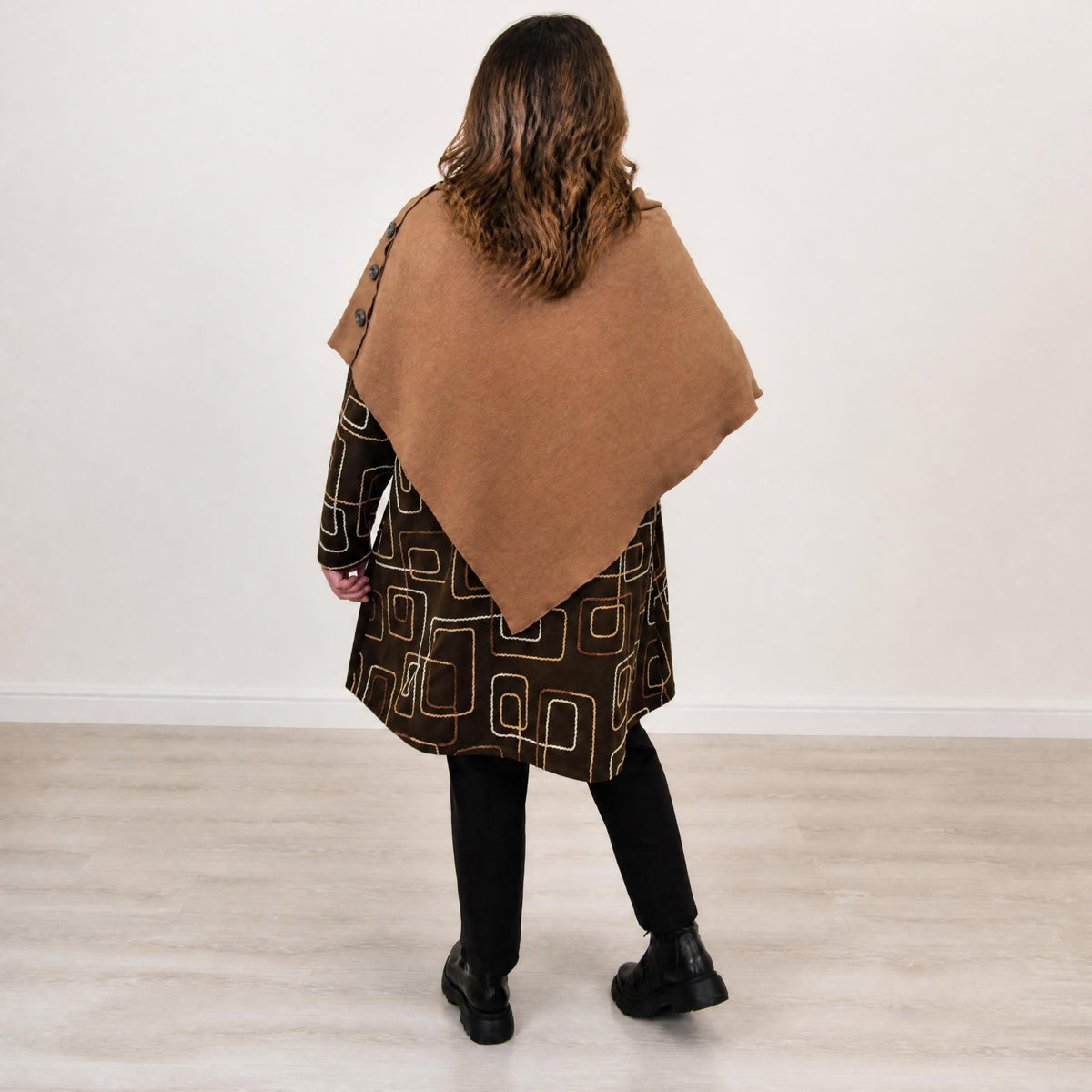 PROMO: Cappotto Ricamato Dolcemente Curvy con cappetta in regalo