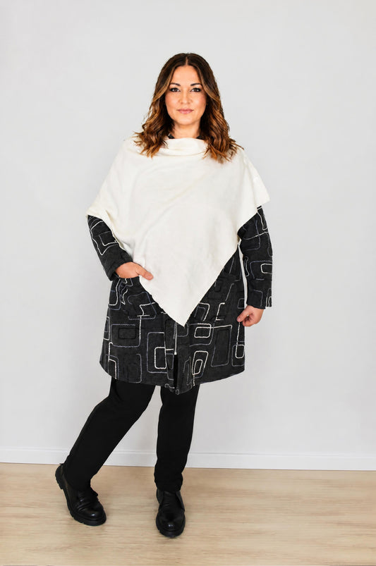 PROMO: Cappotto Ricamato Dolcemente Curvy con cappetta in regalo