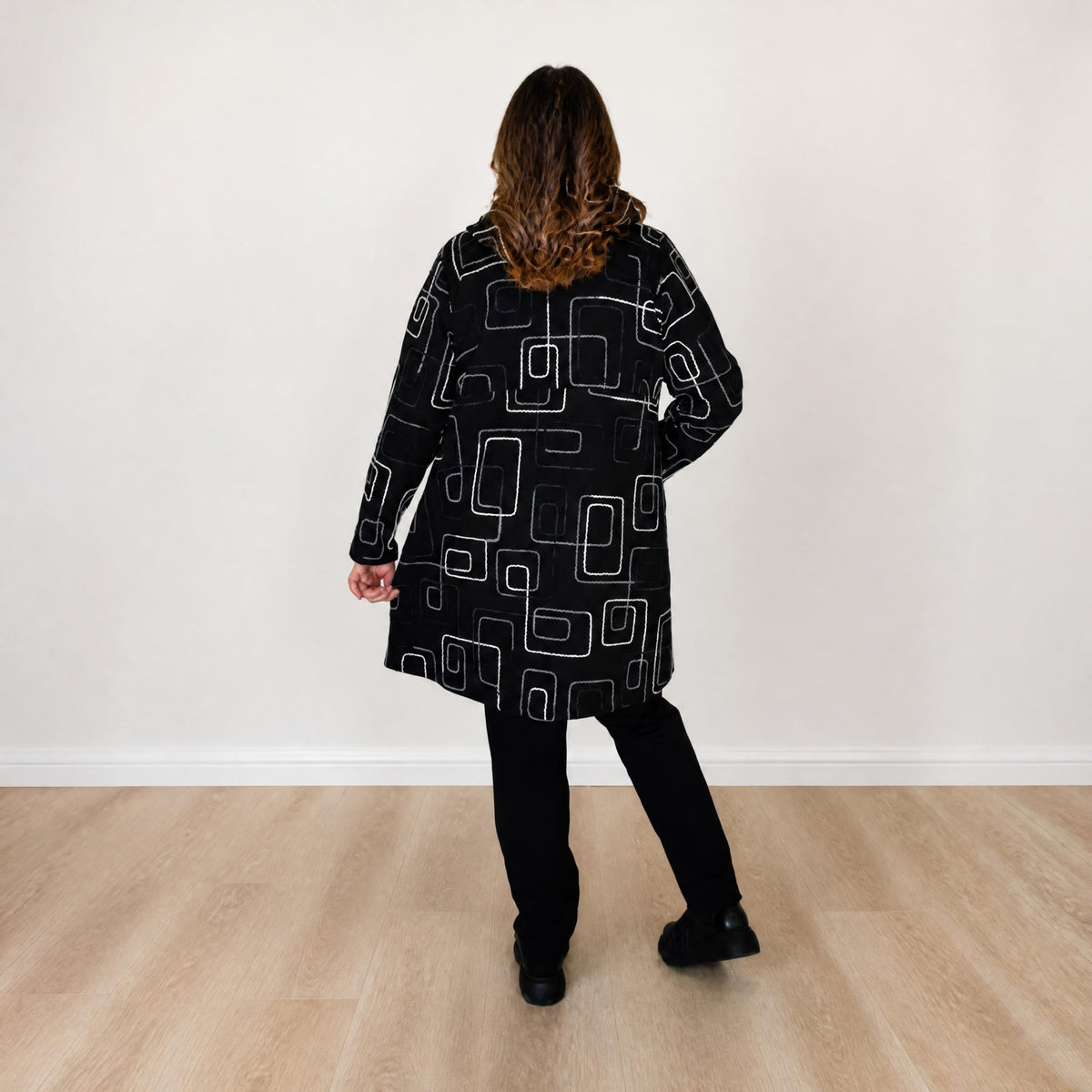 PROMO: Cappotto Ricamato Dolcemente Curvy con cappetta in regalo